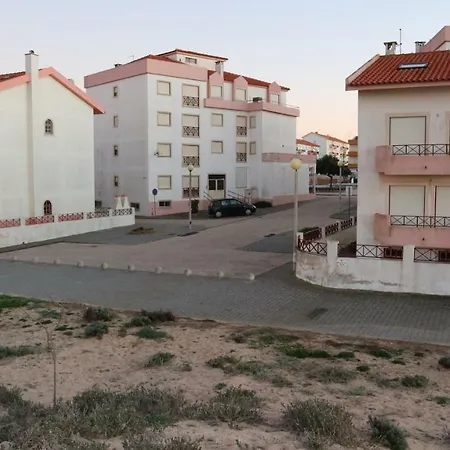Cosy Beach Apartment Atouguia Da Baleia